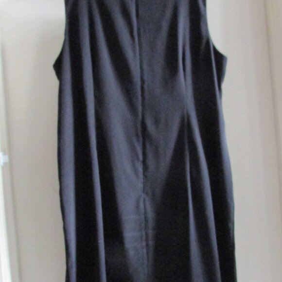 Dressbarn Black Sleeveless, Scoop Neck Sheath Dress 20W - Picture 2 of 3
